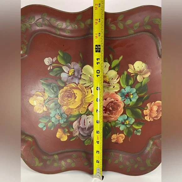 Vintage red metal hand painted toleware serving tray - Picture 14 of 16